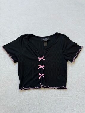 Y2K Black Ribbed Crop Top with Pink Trim